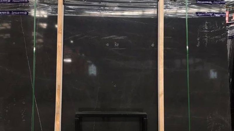 微晶石瓷砖：揭秘其材质与性能，选购时如何避开误区**